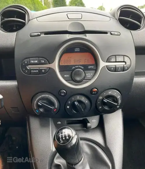 MAZDA 2 
