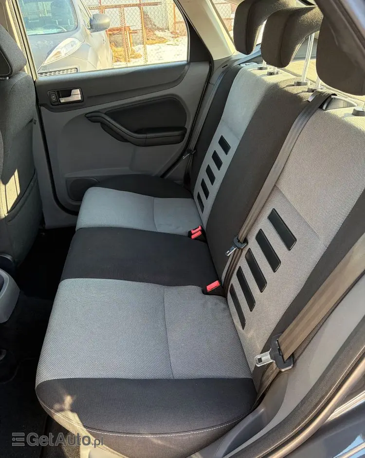 FORD Focus 1.6 16V Style+
