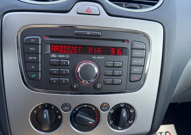 FORD Focus 1.6 16V Style+