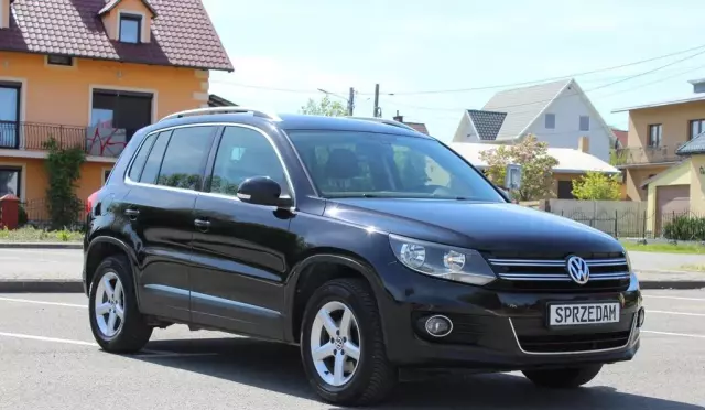 VOLKSWAGEN Tiguan 