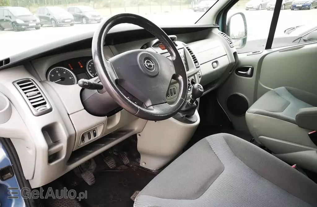 OPEL Vivaro 