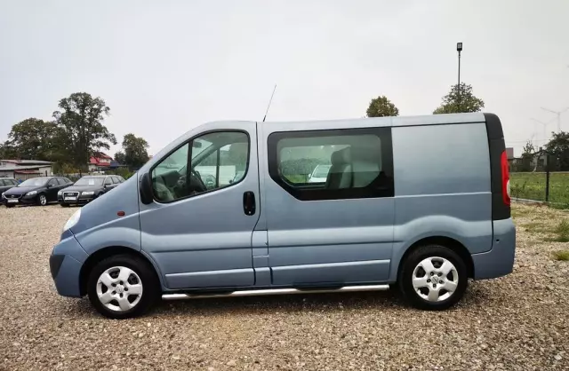 OPEL Vivaro 