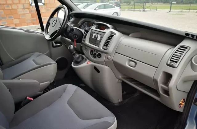 OPEL Vivaro 