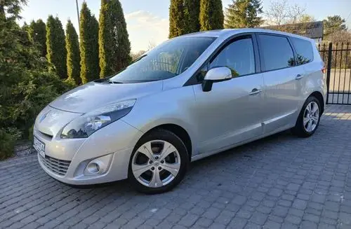RENAULT Grand Scenic 