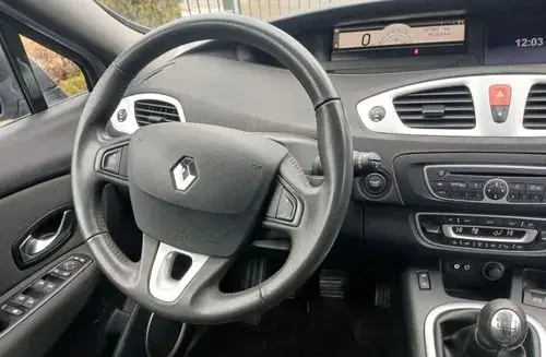 RENAULT Grand Scenic 