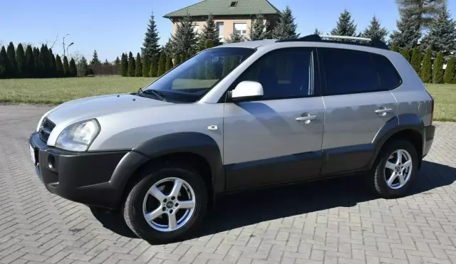 HYUNDAI Tucson 