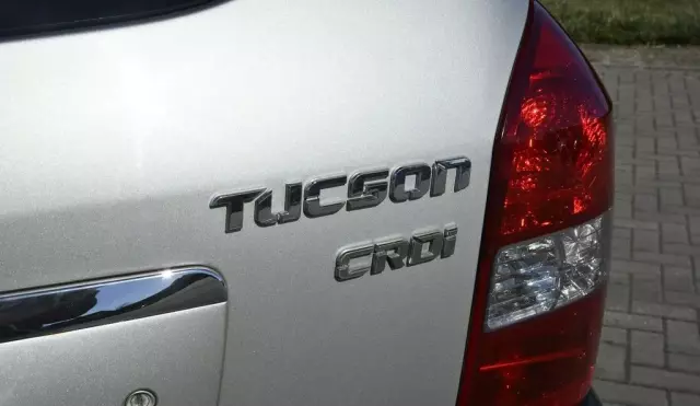HYUNDAI Tucson 