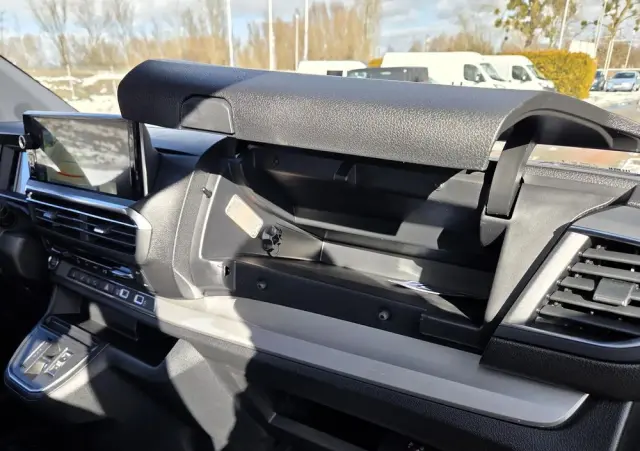 PEUGEOT Traveller 2.2 BlueHDi Long Business EAT8