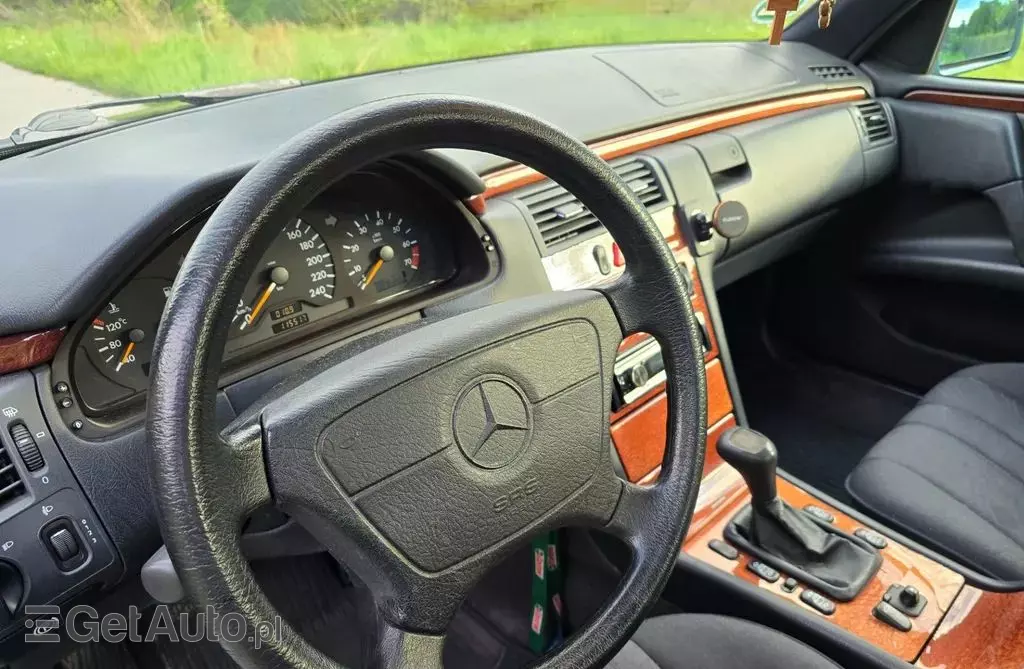 MERCEDES-BENZ Klasa E 