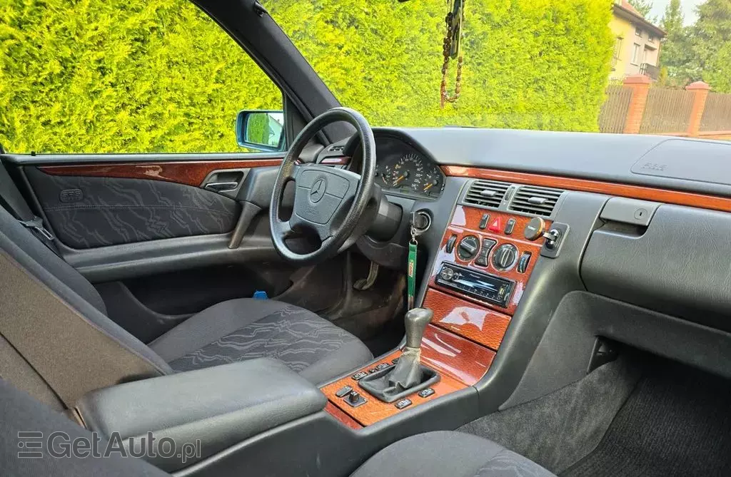 MERCEDES-BENZ Klasa E 