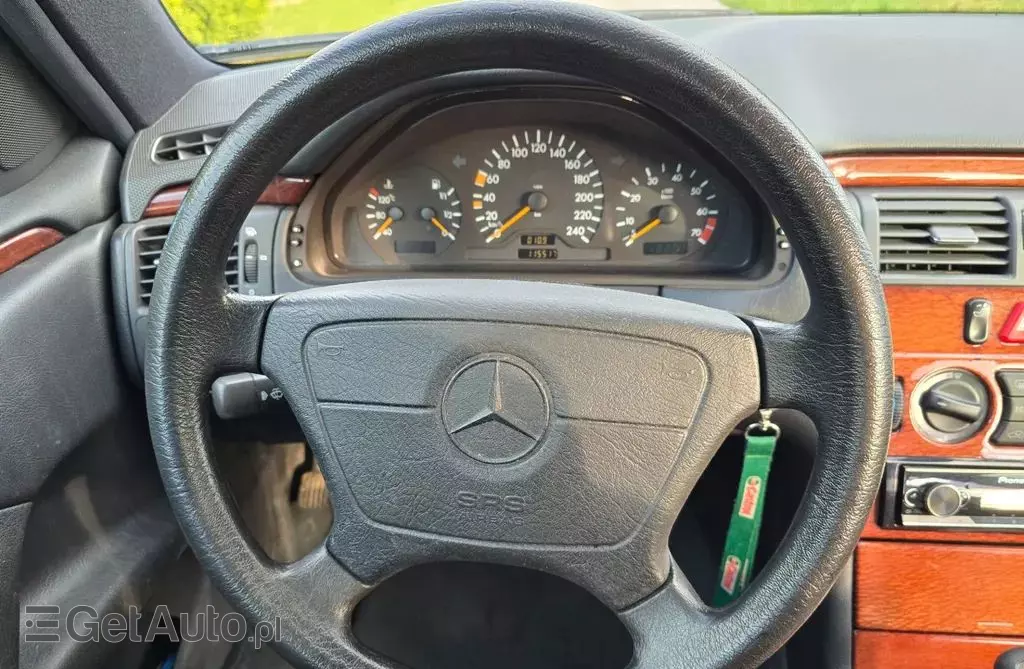 MERCEDES-BENZ Klasa E 