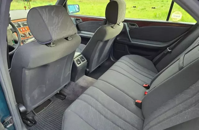 MERCEDES-BENZ Klasa E 