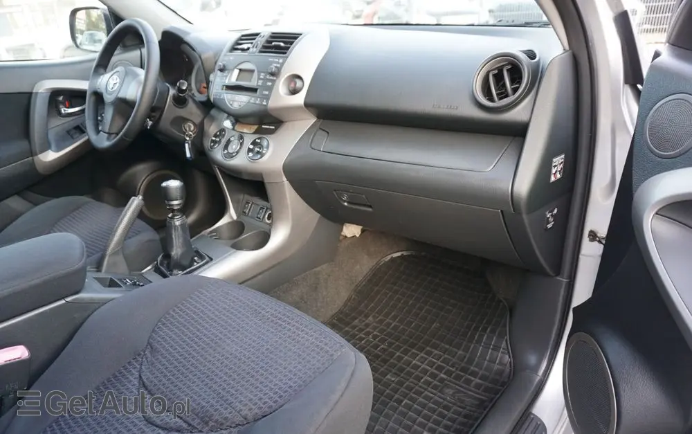 TOYOTA RAV4 2.2 D-CAT 4x4 Sol