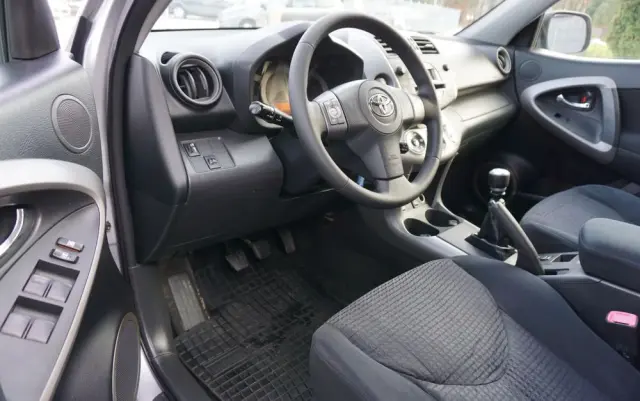 TOYOTA RAV4 2.2 D-CAT 4x4 Sol