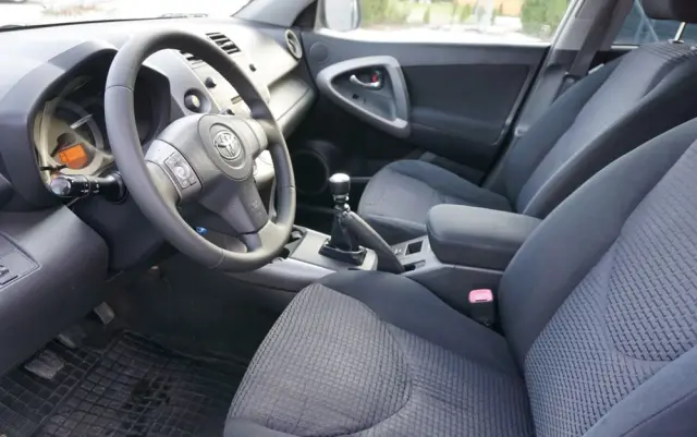 TOYOTA RAV4 2.2 D-CAT 4x4 Sol