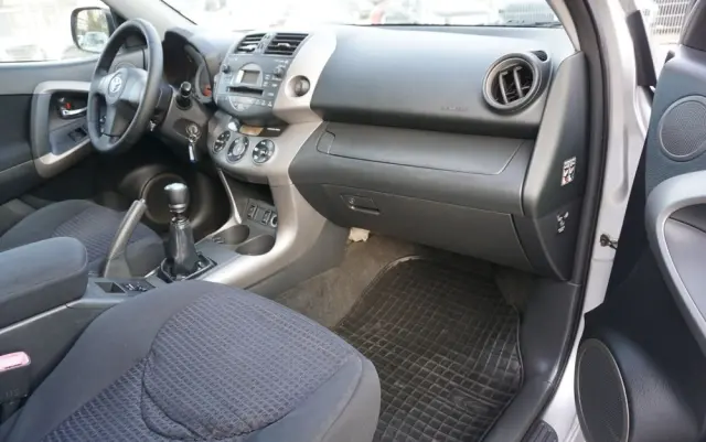 TOYOTA RAV4 2.2 D-CAT 4x4 Sol