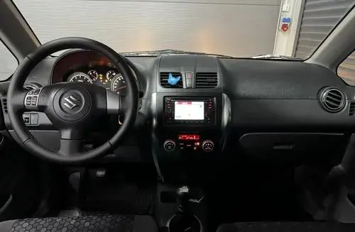 SUZUKI SX4 