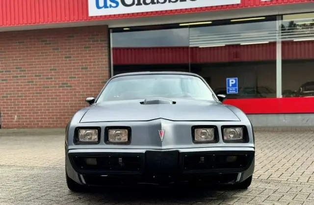 PONTIAC Firebird 