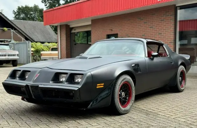 PONTIAC Firebird 