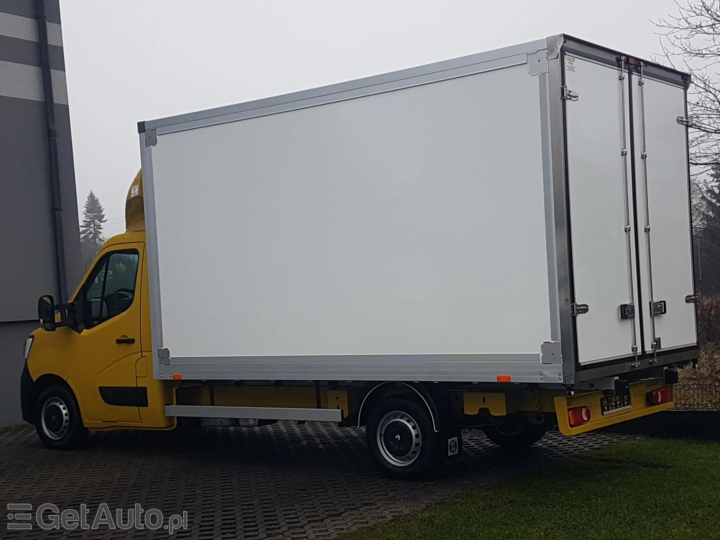 RENAULT Master FWD 8 EP KONTENER 4,22x2,23x2,23 KLIMA MANUAL 6-BIEGÓ KRAJOWY