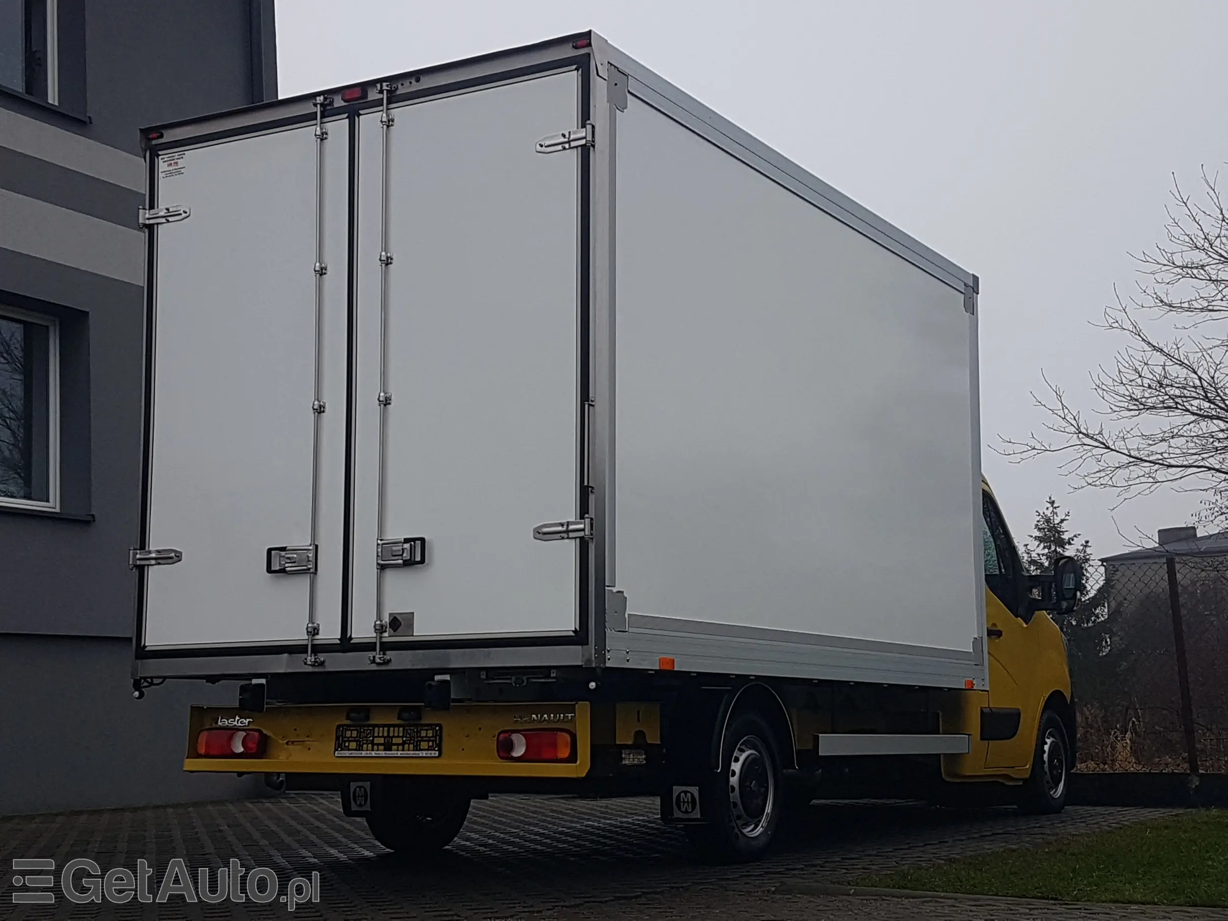 RENAULT Master FWD 8 EP KONTENER 4,22x2,23x2,23 KLIMA MANUAL 6-BIEGÓ KRAJOWY