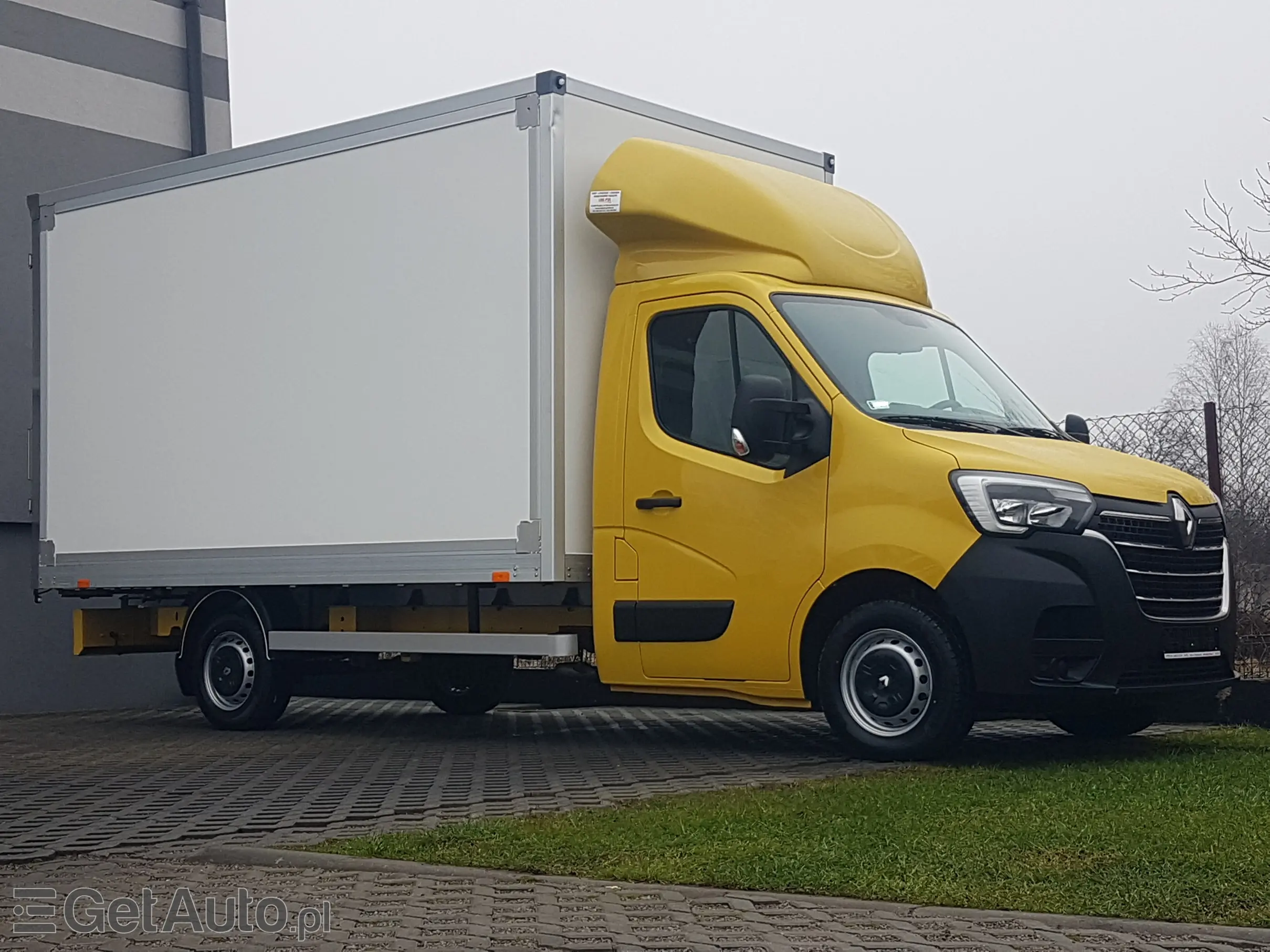 RENAULT Master FWD 8 EP KONTENER 4,22x2,23x2,23 KLIMA MANUAL 6-BIEGÓ KRAJOWY