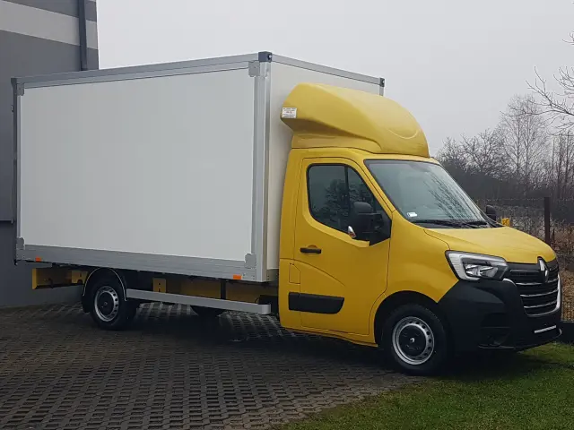 RENAULT Master FWD 8 EP KONTENER 4,22x2,23x2,23 KLIMA MANUAL 6-BIEGÓ KRAJOWY