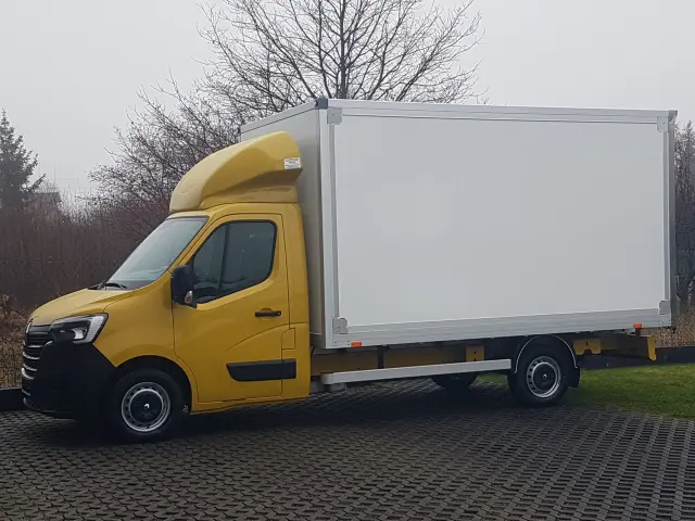 RENAULT Master FWD 8 EP KONTENER 4,22x2,23x2,23 KLIMA MANUAL 6-BIEGÓ KRAJOWY