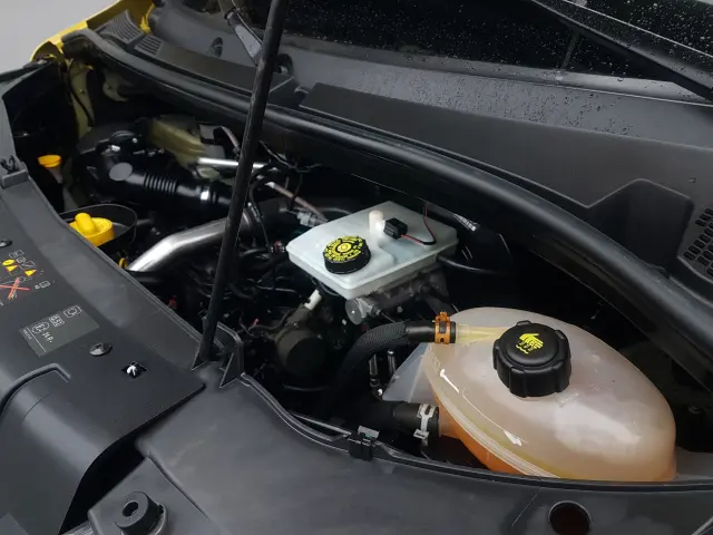 RENAULT Master FWD 8 EP KONTENER 4,22x2,23x2,23 KLIMA MANUAL 6-BIEGÓ KRAJOWY