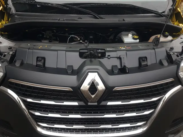 RENAULT Master FWD 8 EP KONTENER 4,22x2,23x2,23 KLIMA MANUAL 6-BIEGÓ KRAJOWY