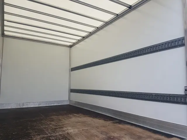 RENAULT Master FWD 8 EP KONTENER 4,22x2,23x2,23 KLIMA MANUAL 6-BIEGÓ KRAJOWY