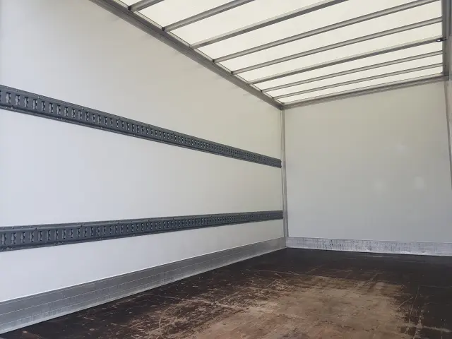 RENAULT Master FWD 8 EP KONTENER 4,22x2,23x2,23 KLIMA MANUAL 6-BIEGÓ KRAJOWY