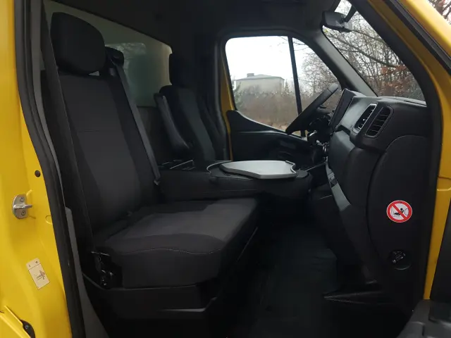 RENAULT Master FWD 8 EP KONTENER 4,22x2,23x2,23 KLIMA MANUAL 6-BIEGÓ KRAJOWY