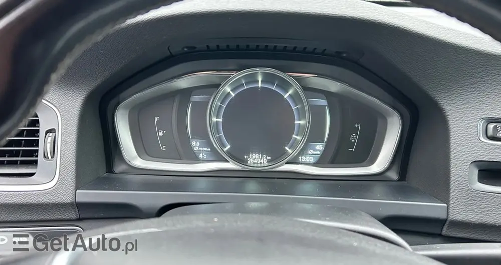 VOLVO V60 D2 R-Design