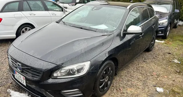 VOLVO V60 D2 R-Design
