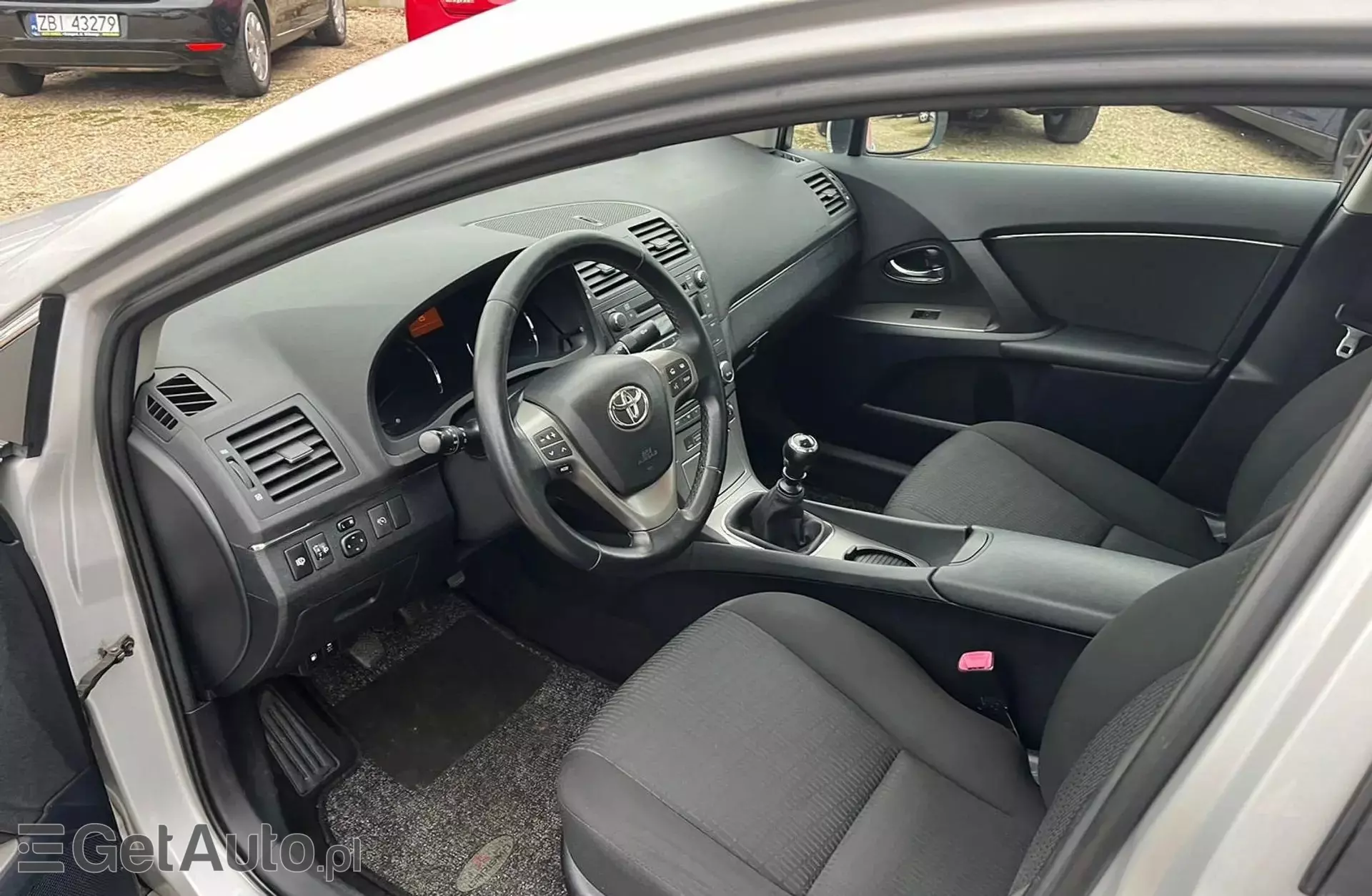 TOYOTA Avensis 