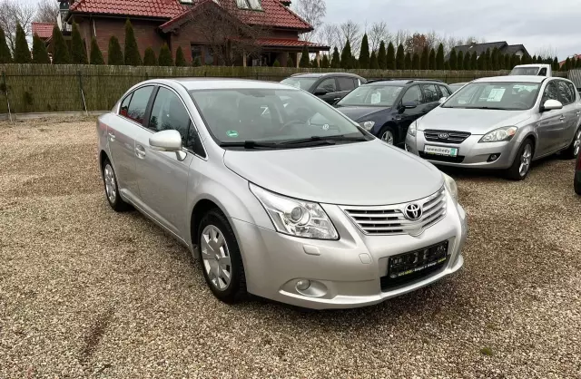 TOYOTA Avensis 