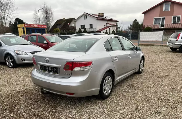 TOYOTA Avensis 