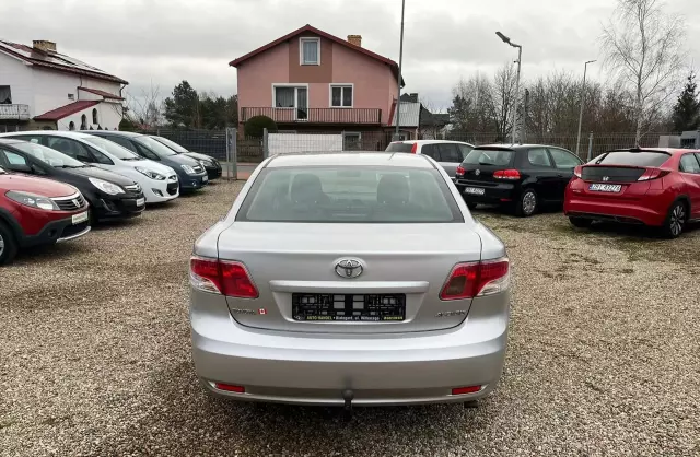 TOYOTA Avensis 