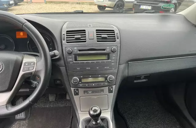 TOYOTA Avensis 