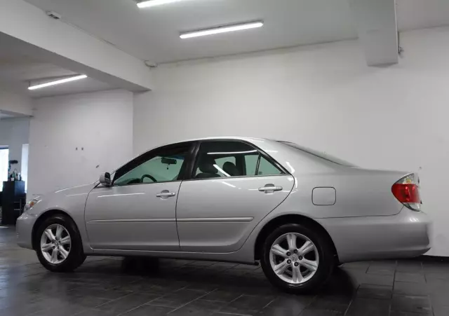 TOYOTA Camry 2.4 VVT-i