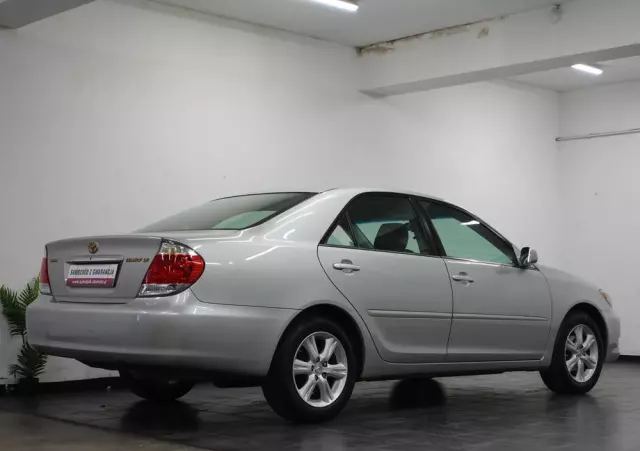 TOYOTA Camry 2.4 VVT-i