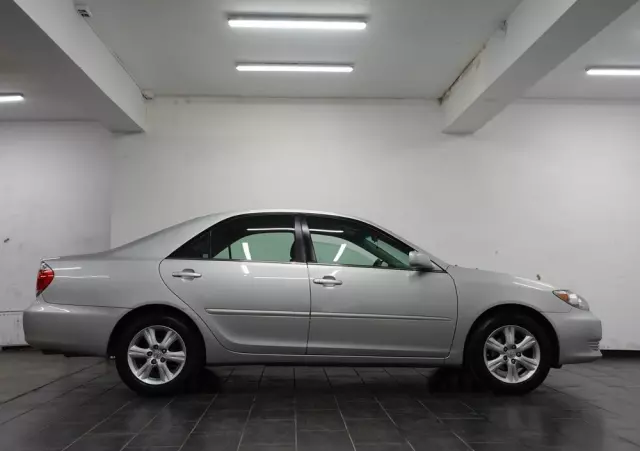 TOYOTA Camry 2.4 VVT-i