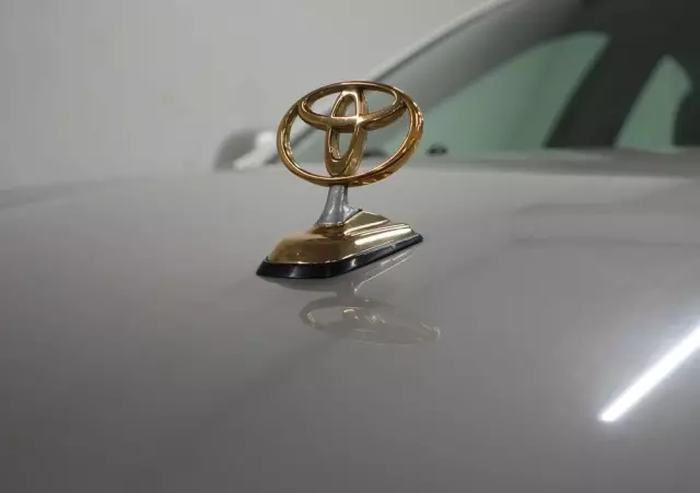 TOYOTA Camry 2.4 VVT-i