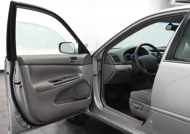 TOYOTA Camry 2.4 VVT-i