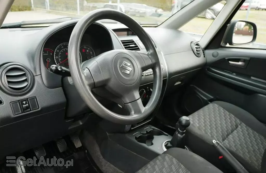 SUZUKI SX4 