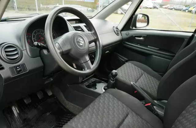 SUZUKI SX4 