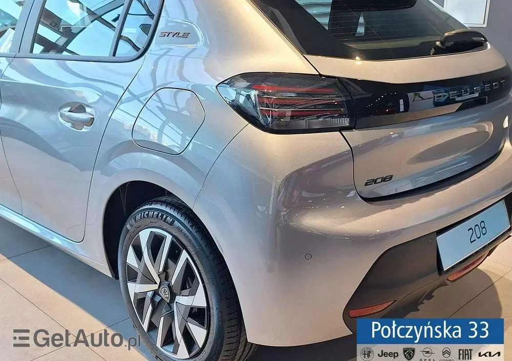 PEUGEOT 208 