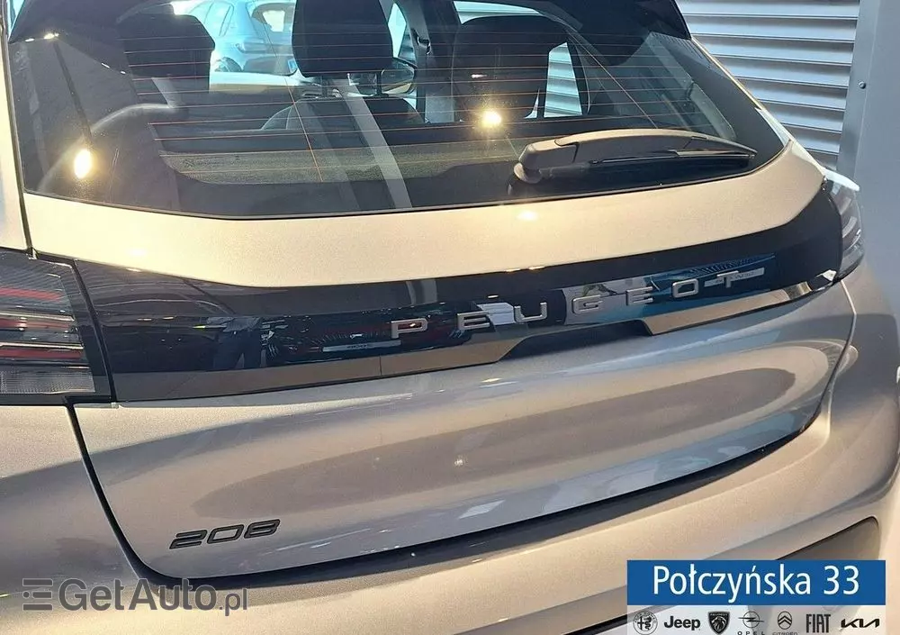 PEUGEOT 208 