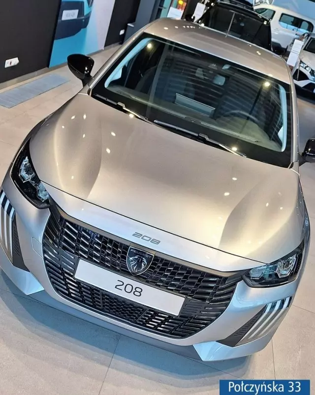 PEUGEOT 208 